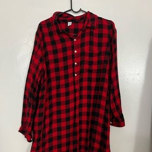 Gently worn red and a black checkered shirt from old navy size xl